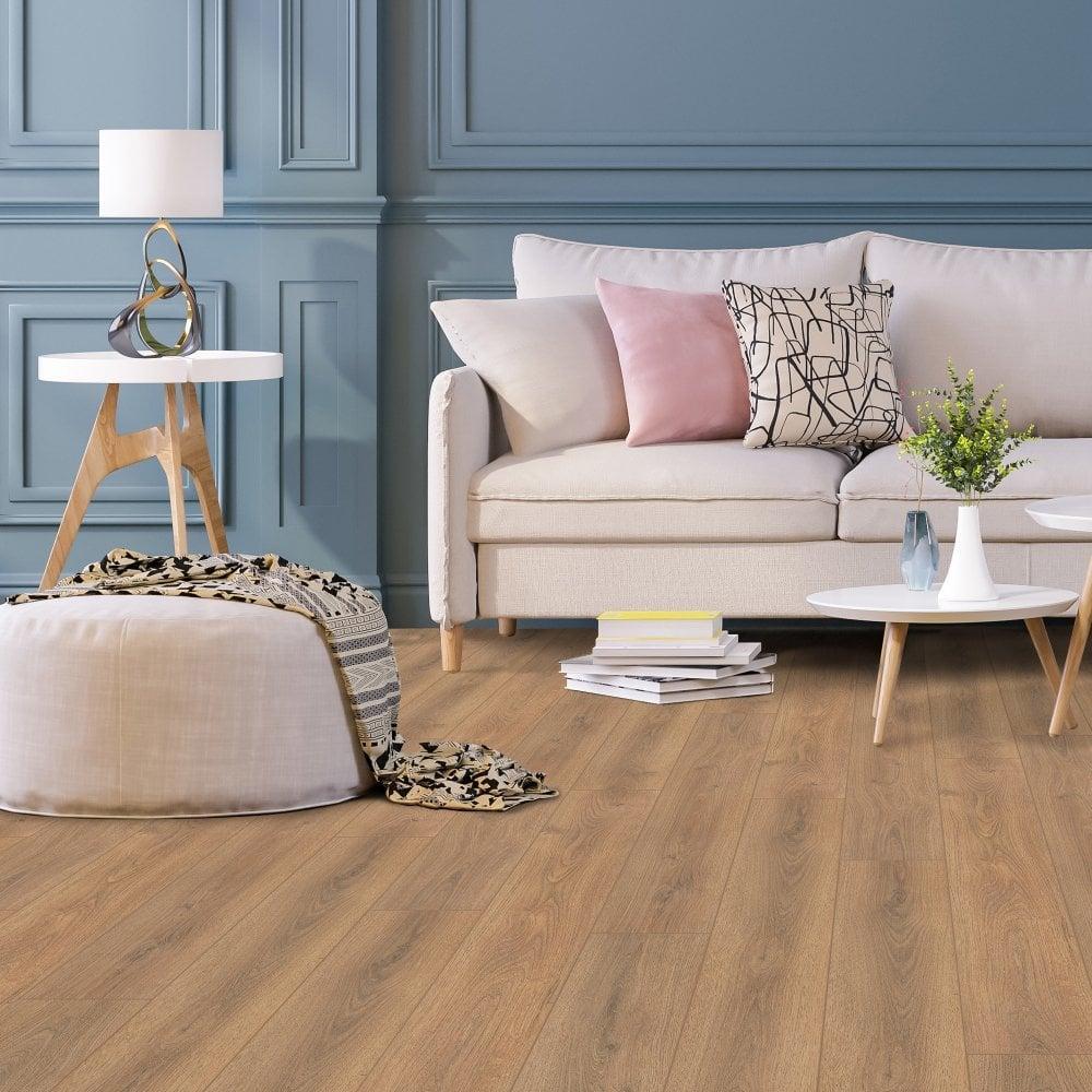 Kronotex Advanced 8mm Summer Oak Flooring (D3901)