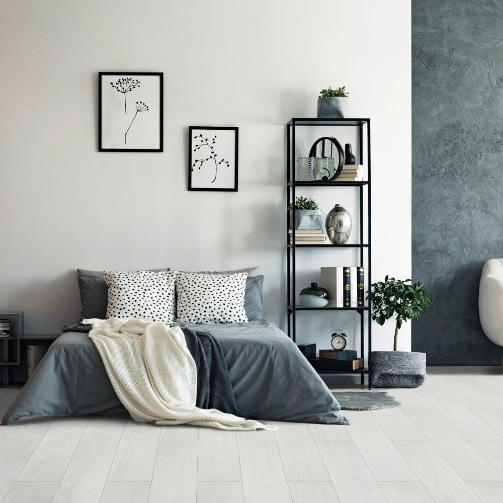 Liberty Floors Ocean 8mm Oak White Creme Laminate Flooring (52353) - Image 3