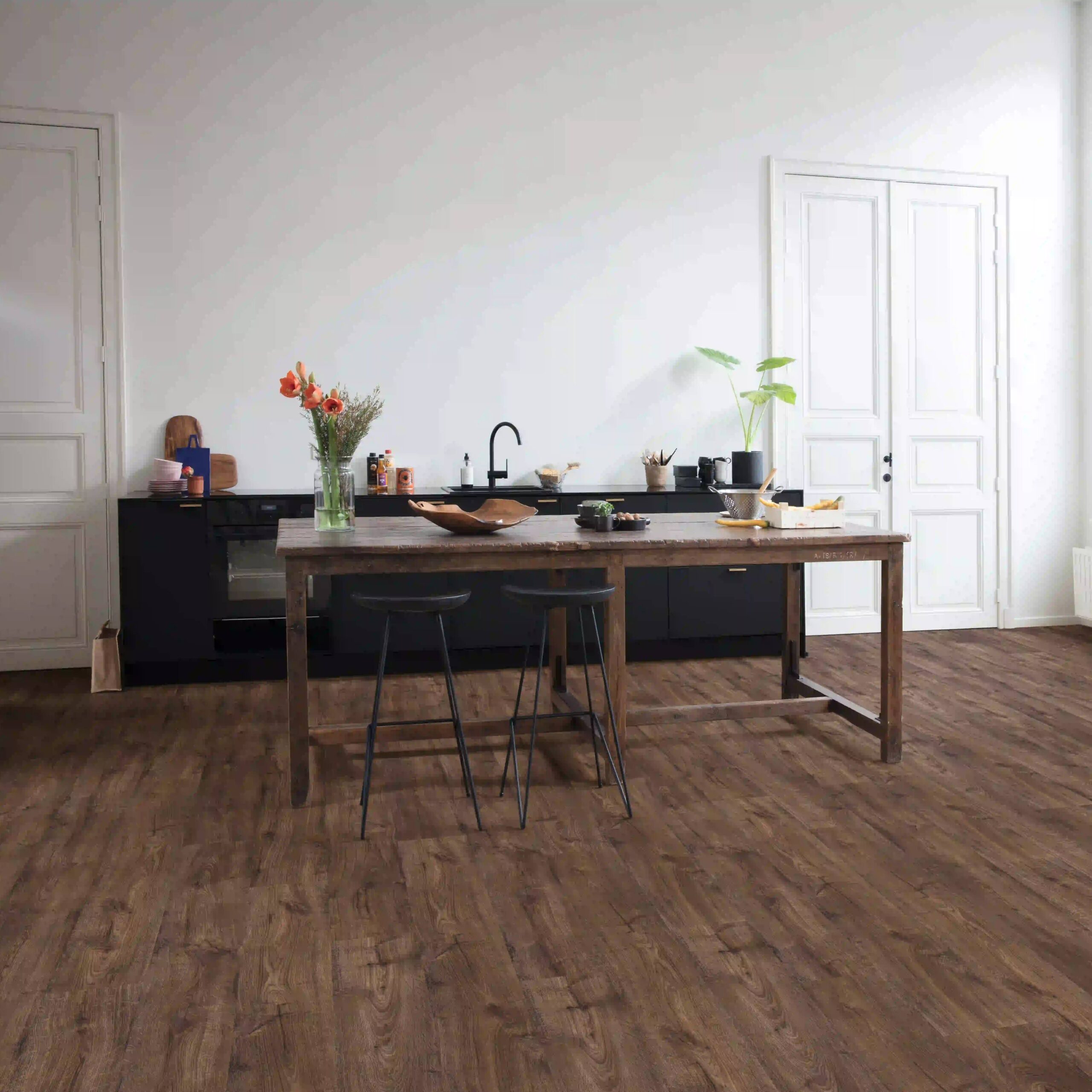Quick-Step Alpha Bloom Autumn Oak Chocolate LVT Flooring AVMPU40199