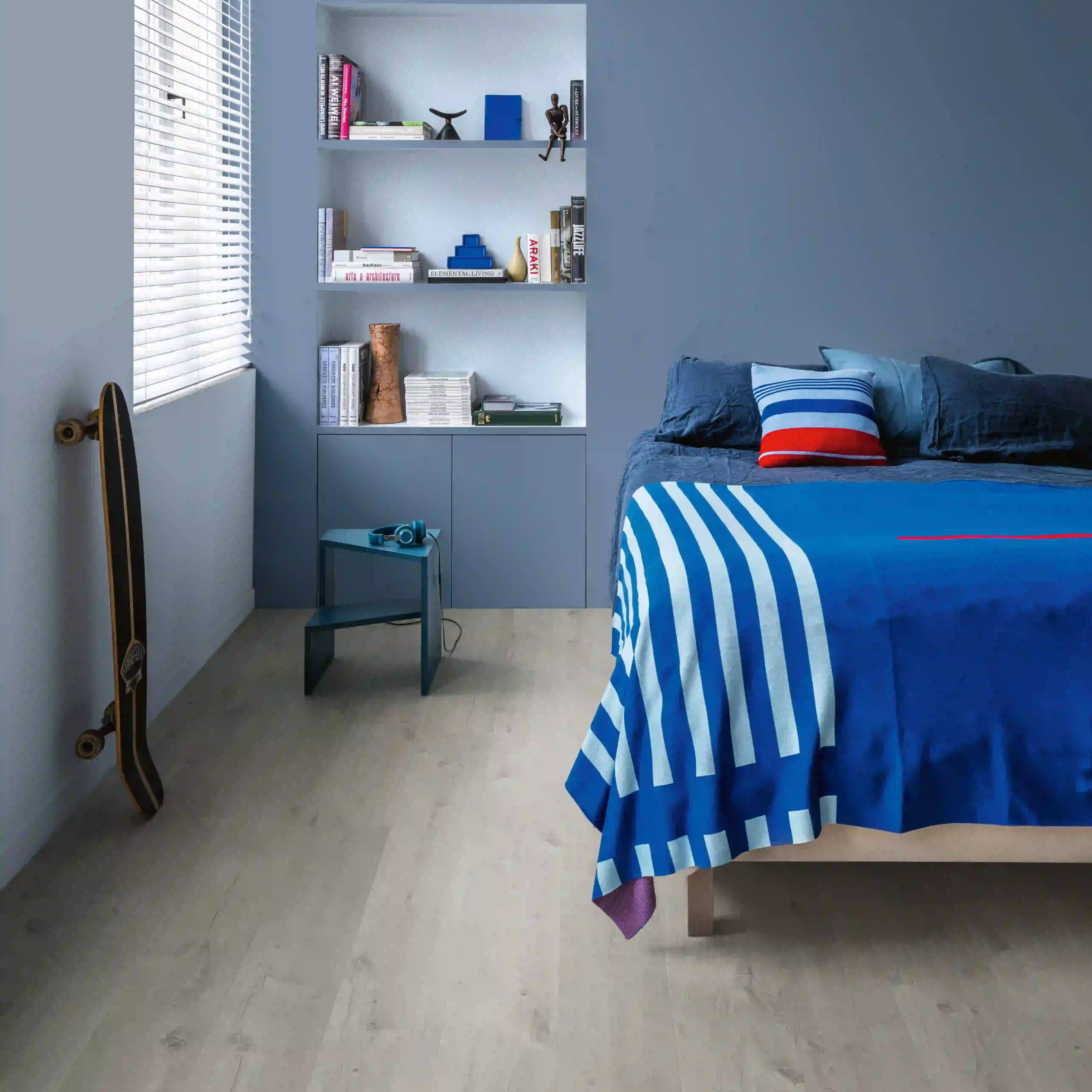 Quick-Step Alpha Bloom Cotton Oak Cold Grey LVT Flooring AVMPU40201 - Image 3