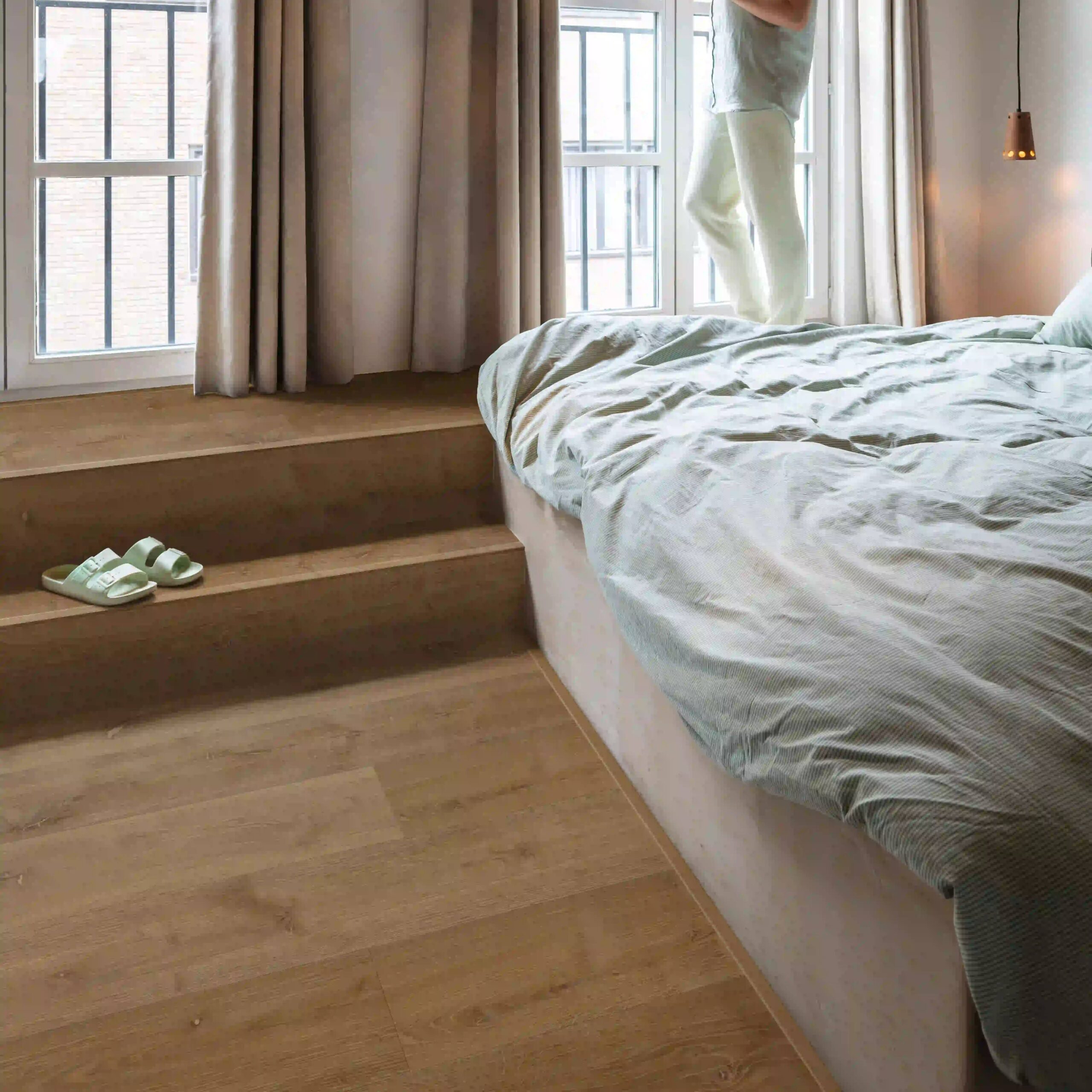 Quick-Step Alpha Bloom Elegant Oak Fumed LVT Flooring AVMPU40317