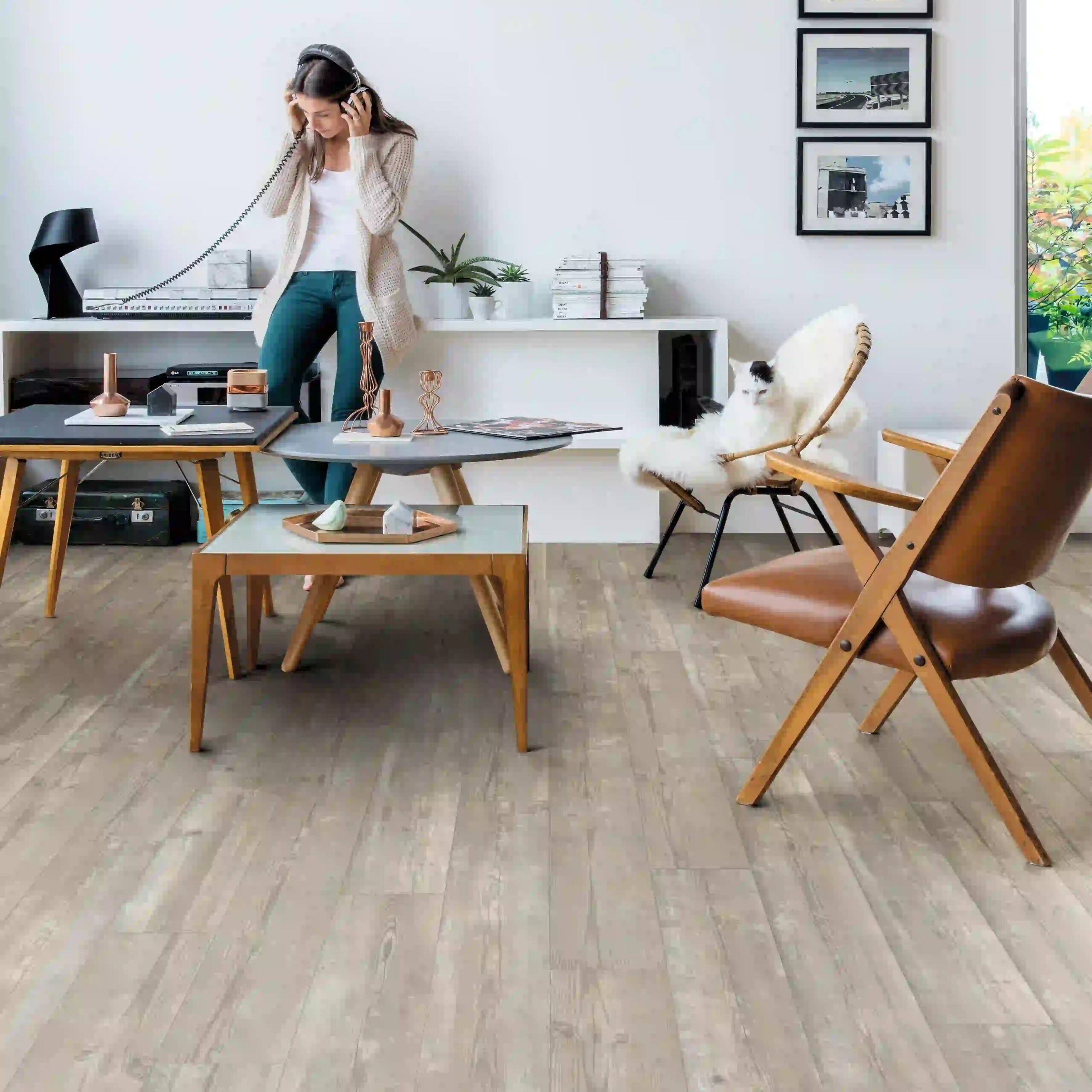 Quick-Step Alpha Bloom Morning Mist Pine LVT Flooring AVMPU40074
