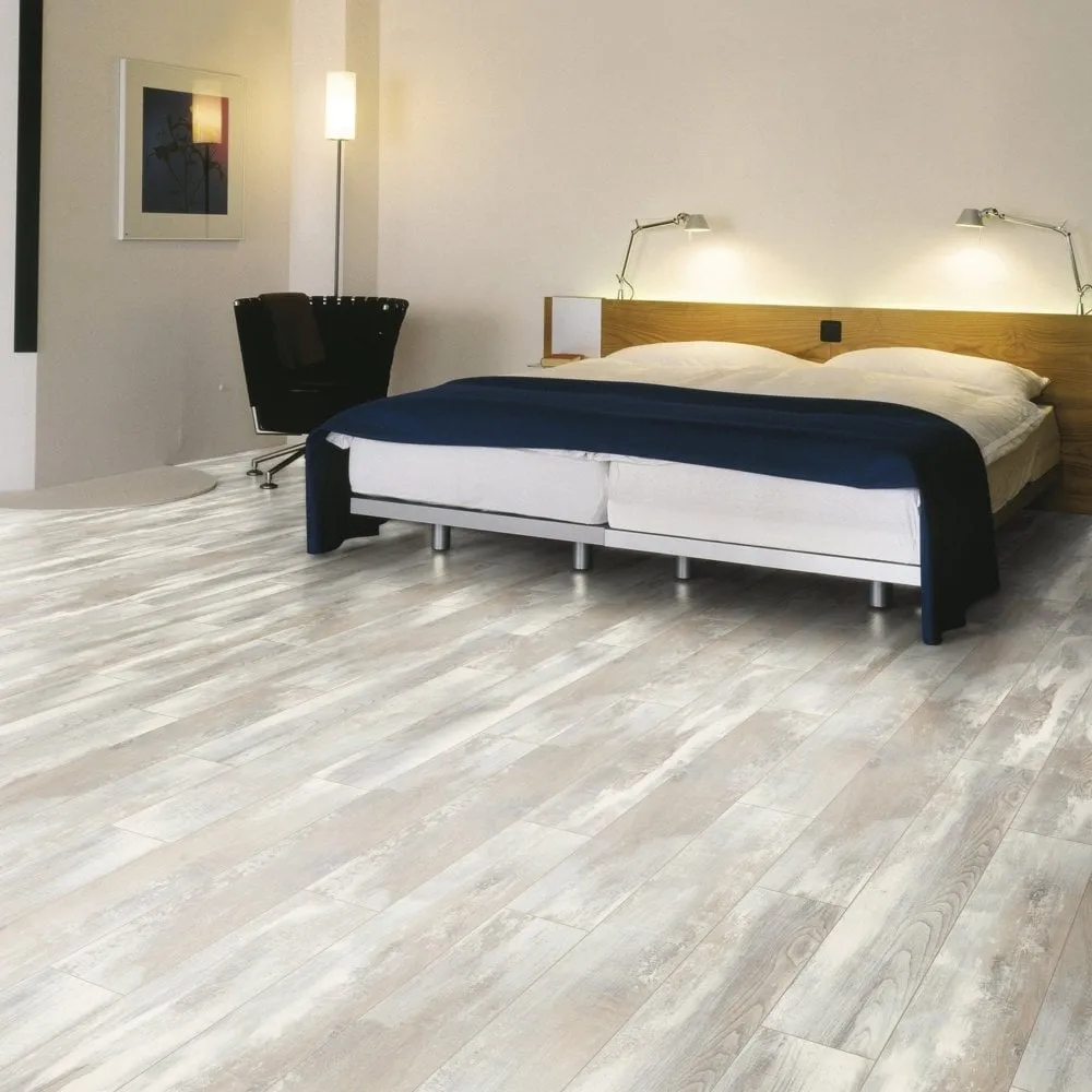 Kronotex Amazone Aqua 10mm Hella Oak Flooring - Image 3